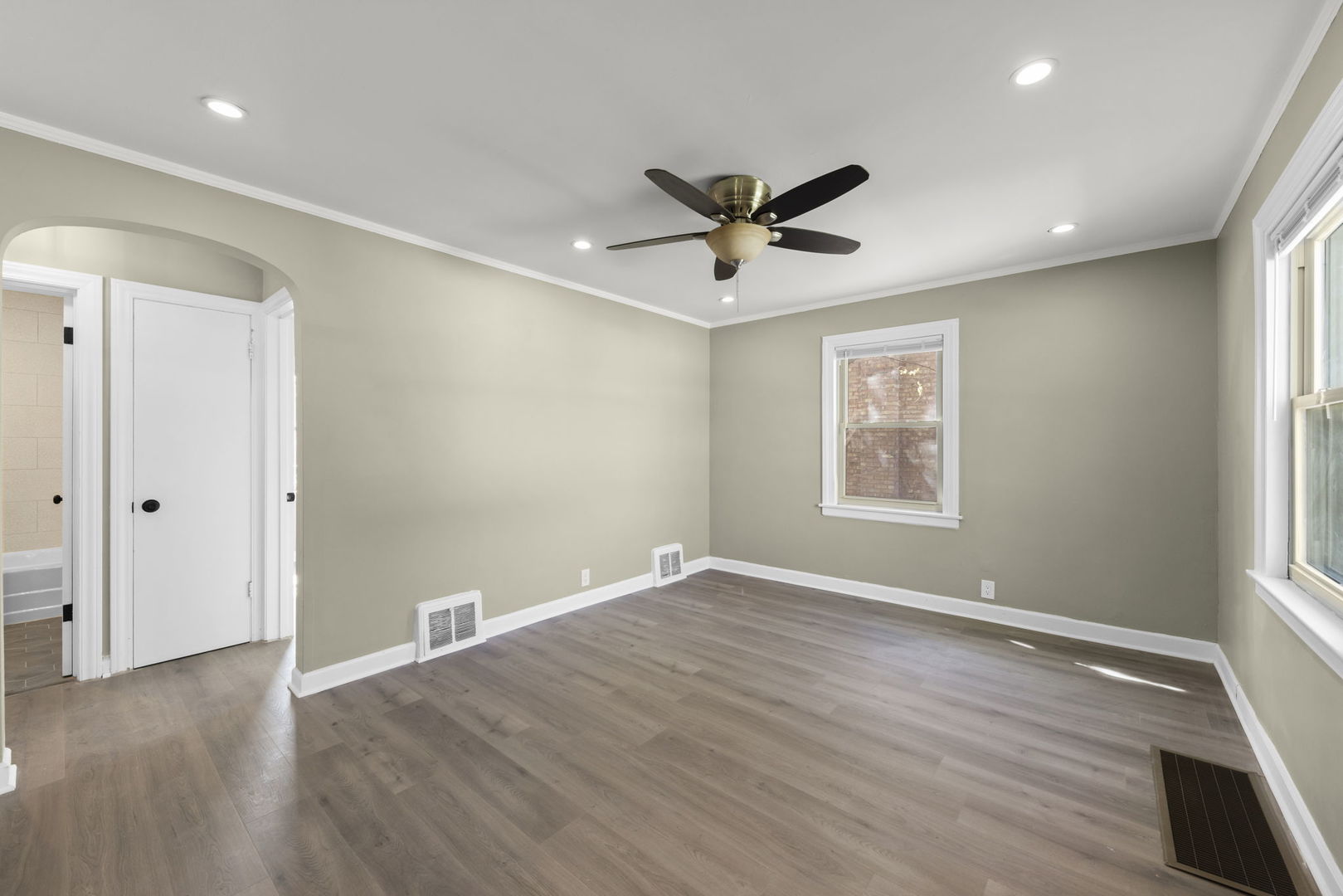7317 S Sacramento Avenue, Chicago, IL 60629
