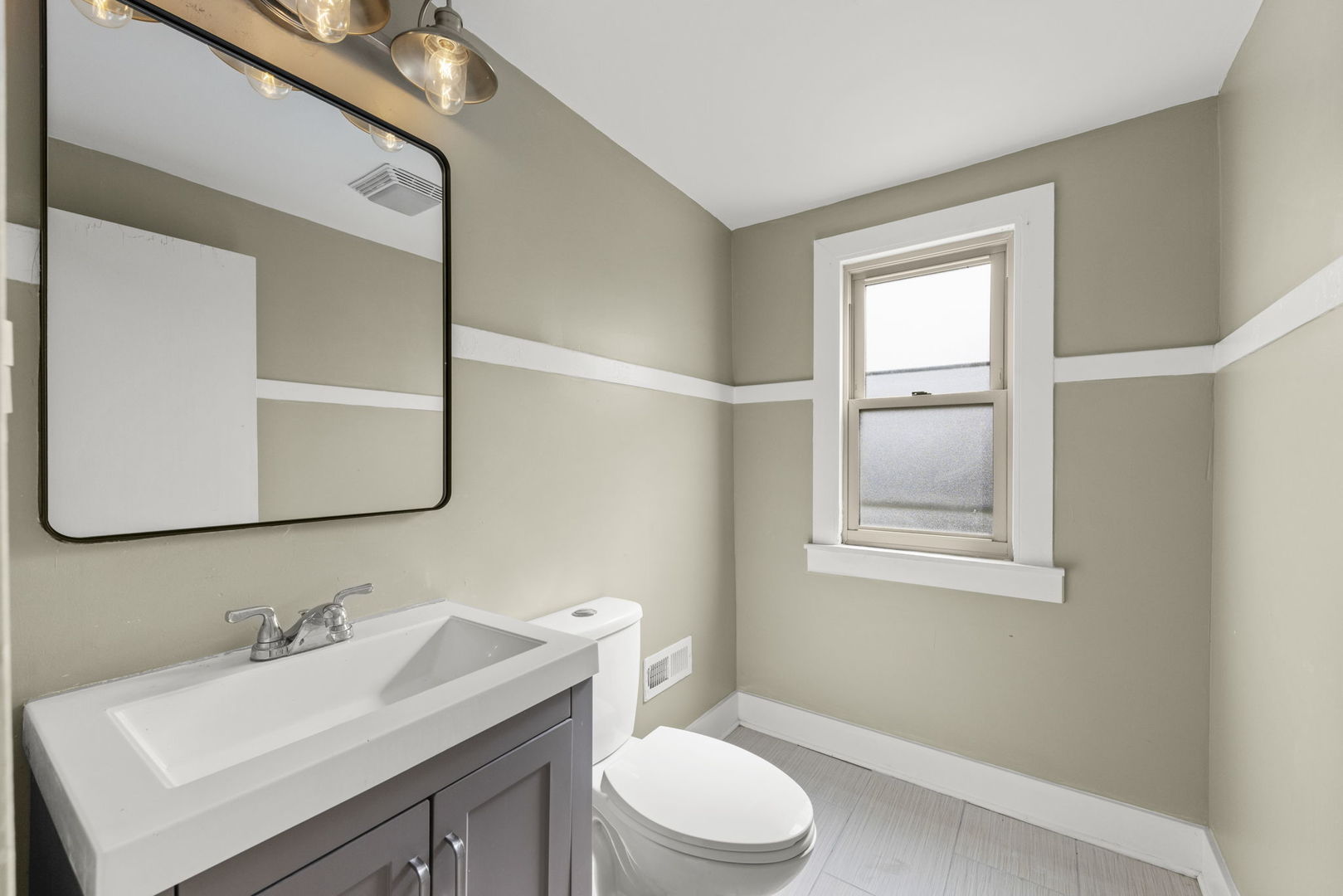 7317 S Sacramento Avenue, Chicago, IL 60629