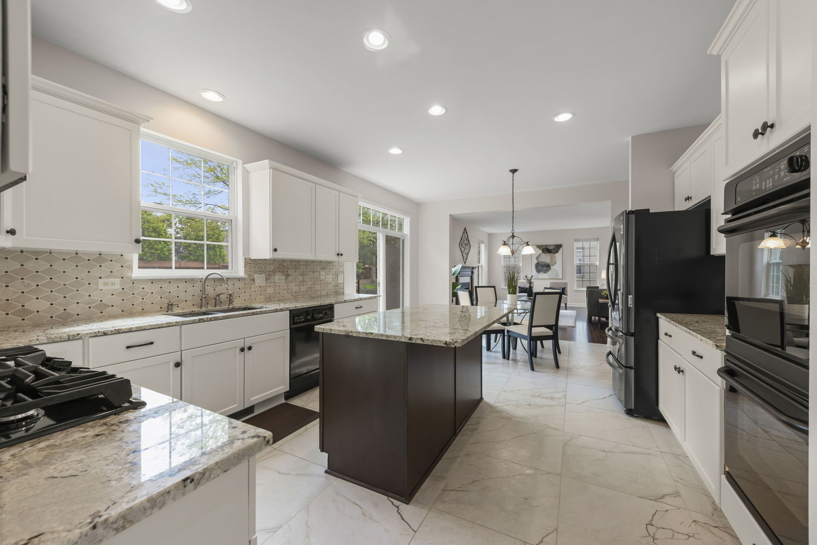 2819 Forest Creek Lane, Naperville, IL 60565