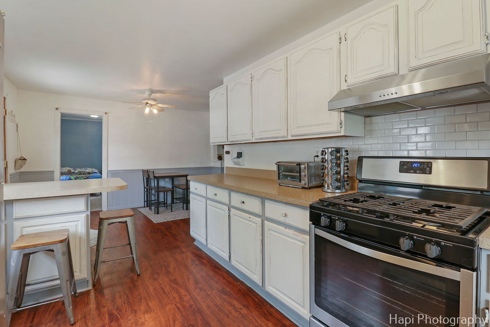 85 Bay Road, Fox Lake, IL 60020