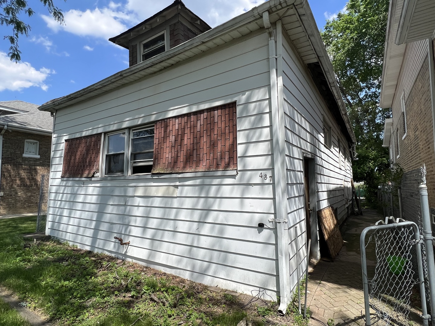 437 24th Avenue, Bellwood, IL 60104