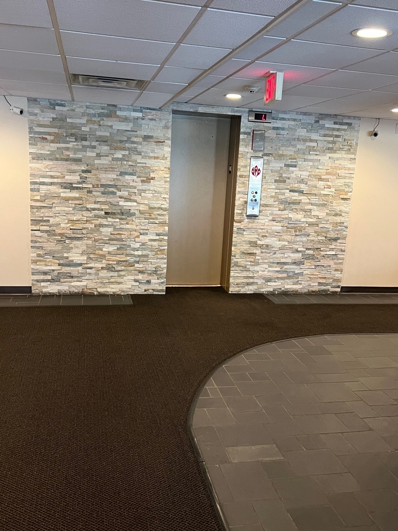 400 THAMES Parkway #2G, Park Ridge, IL 60068