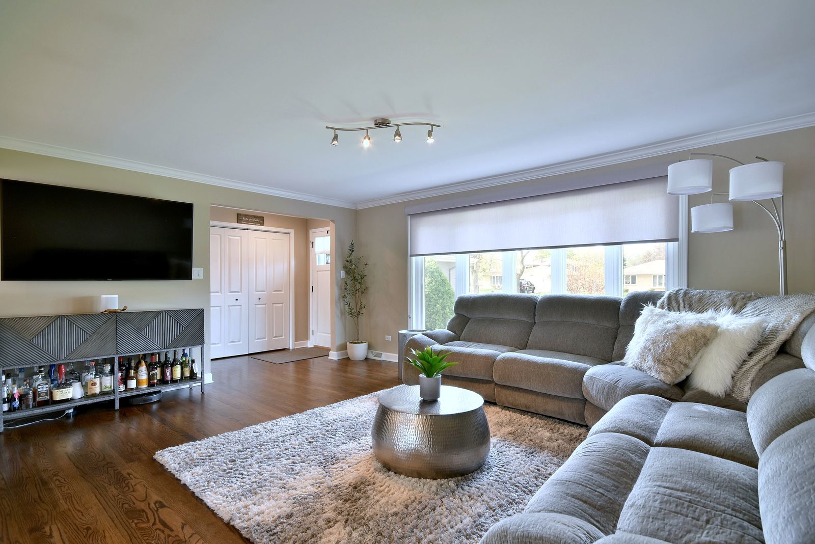 1509 Shelley Court, Darien, IL 60561
