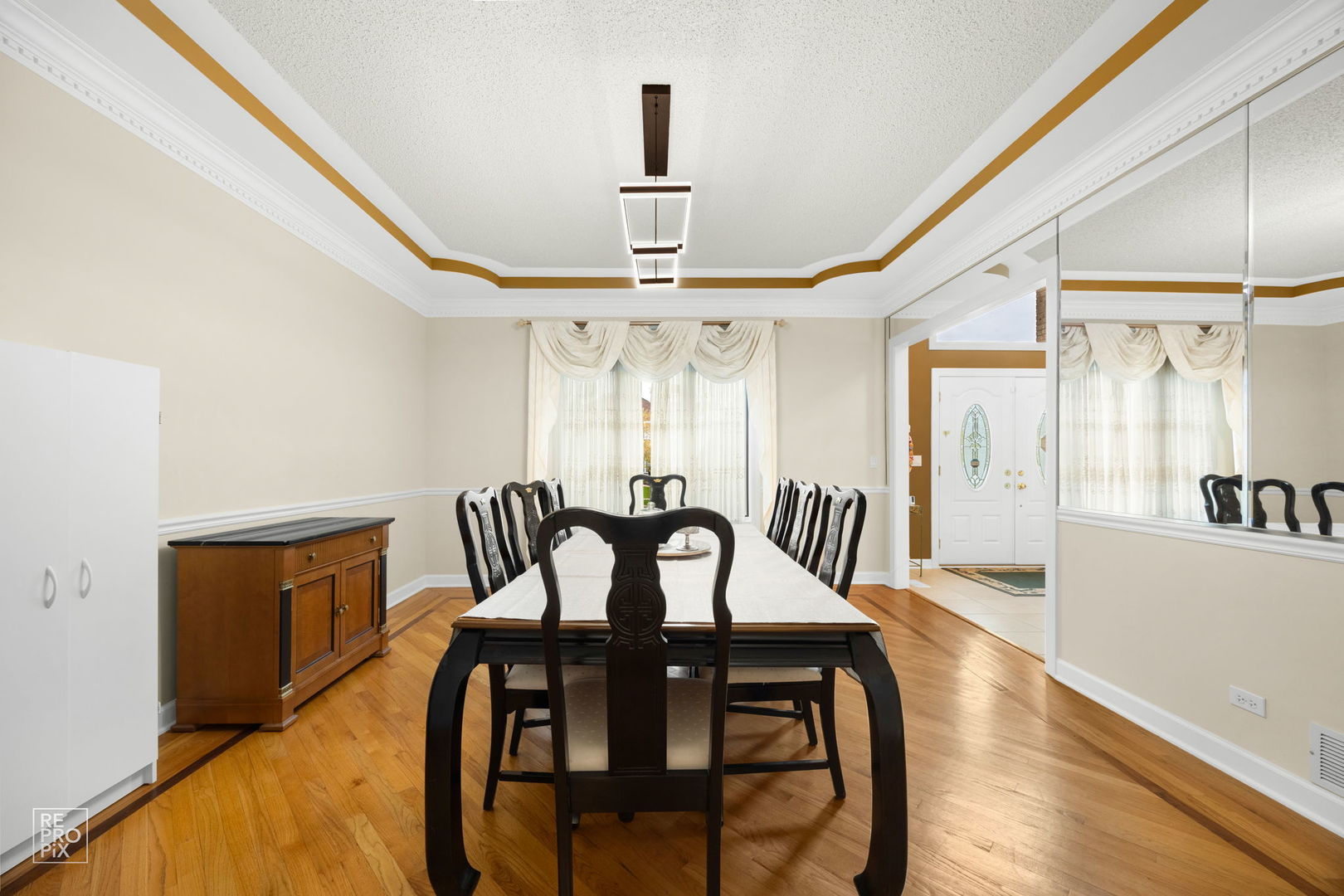 401 Jason Lane, Schaumburg, IL 60173