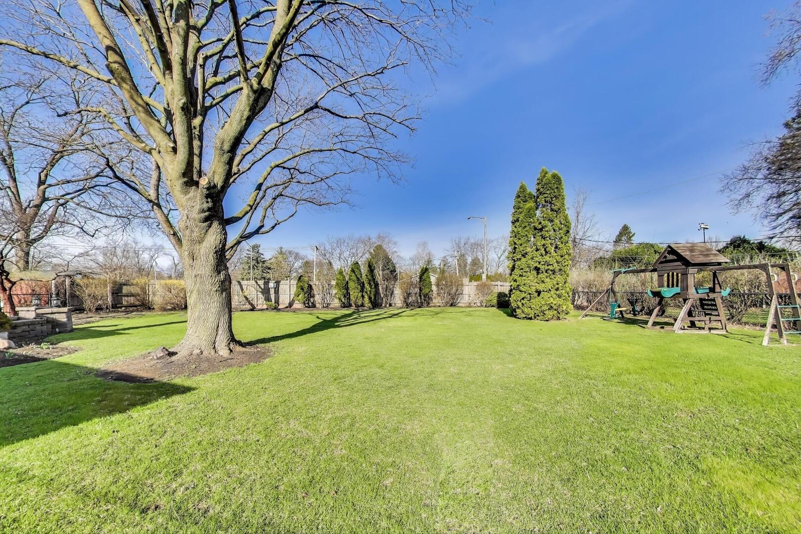 502 S Reuter Drive, Arlington Heights, IL 60005