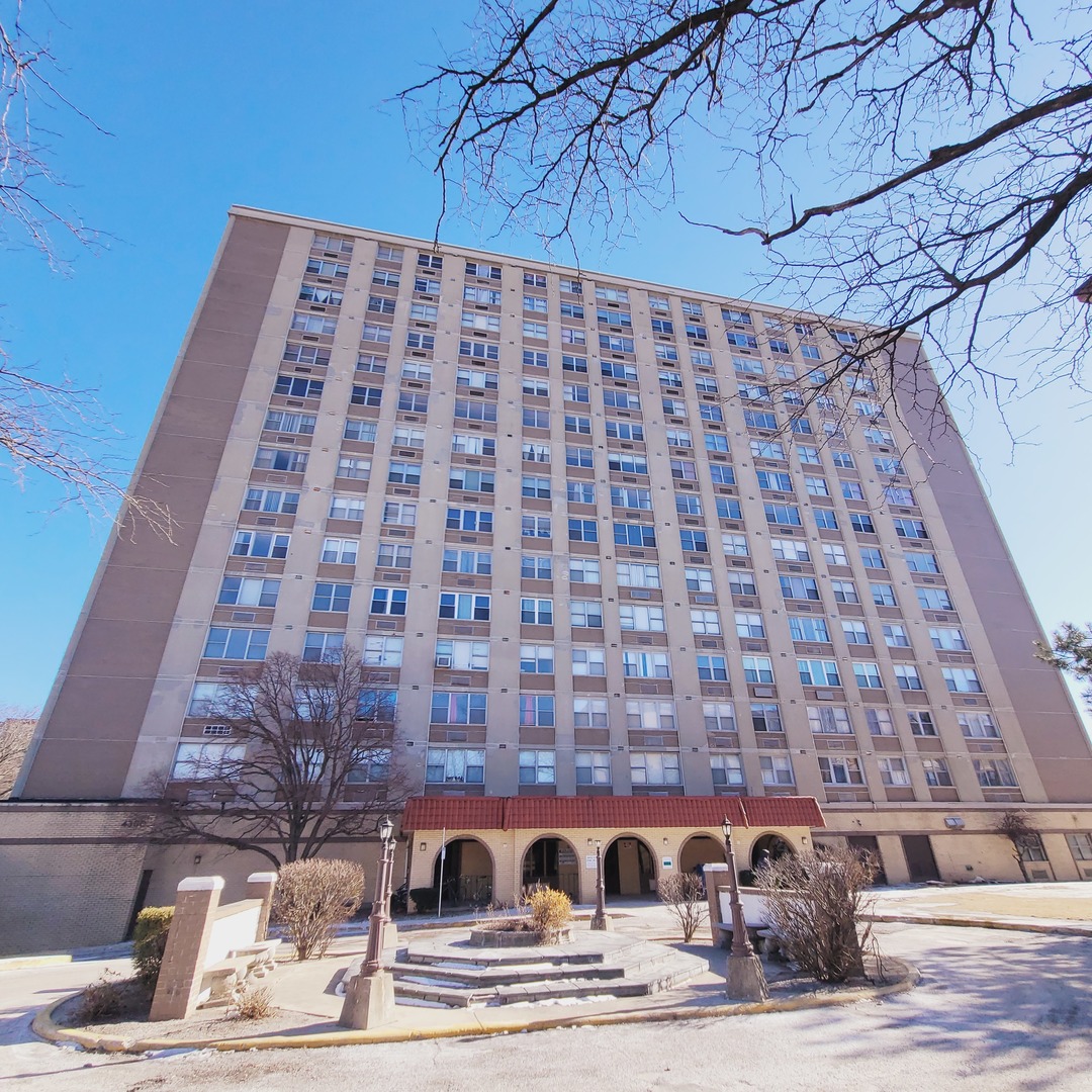 4300 W FORD CITY Drive #604, Chicago, IL 60652