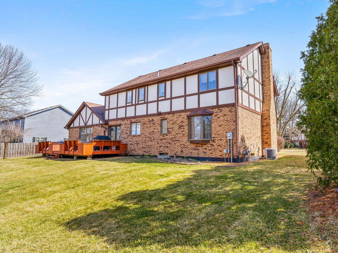 9824 N Hickory Lane, St. John, IN 46373