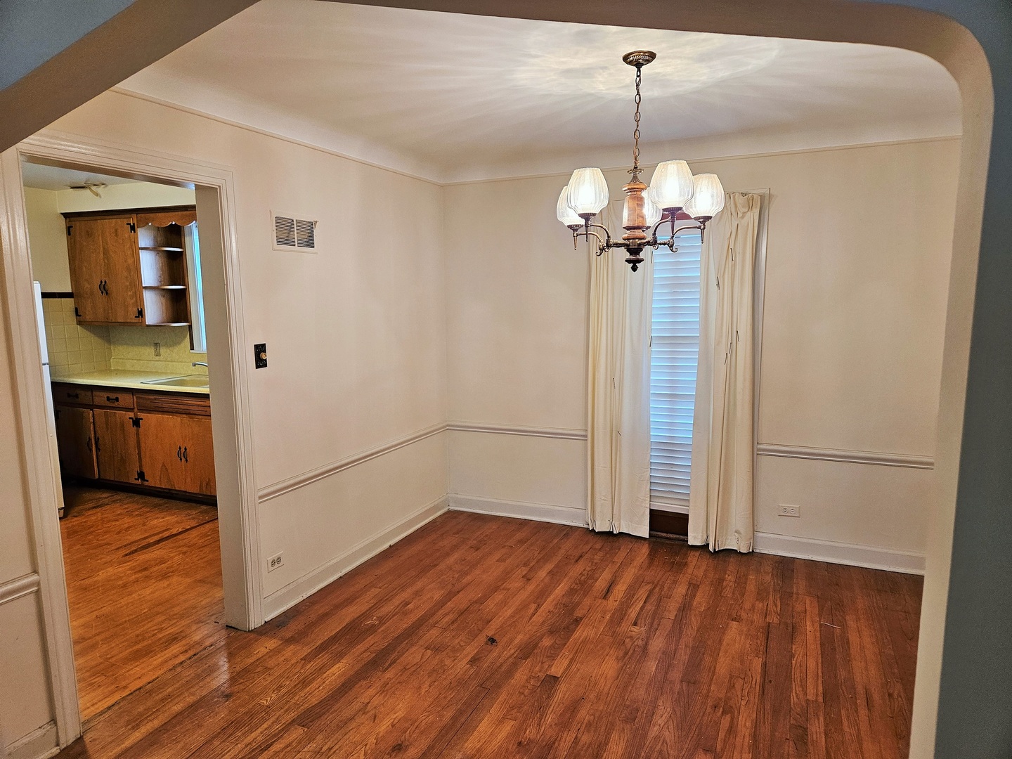 5844 N Mulligan Avenue, Chicago, IL 60646