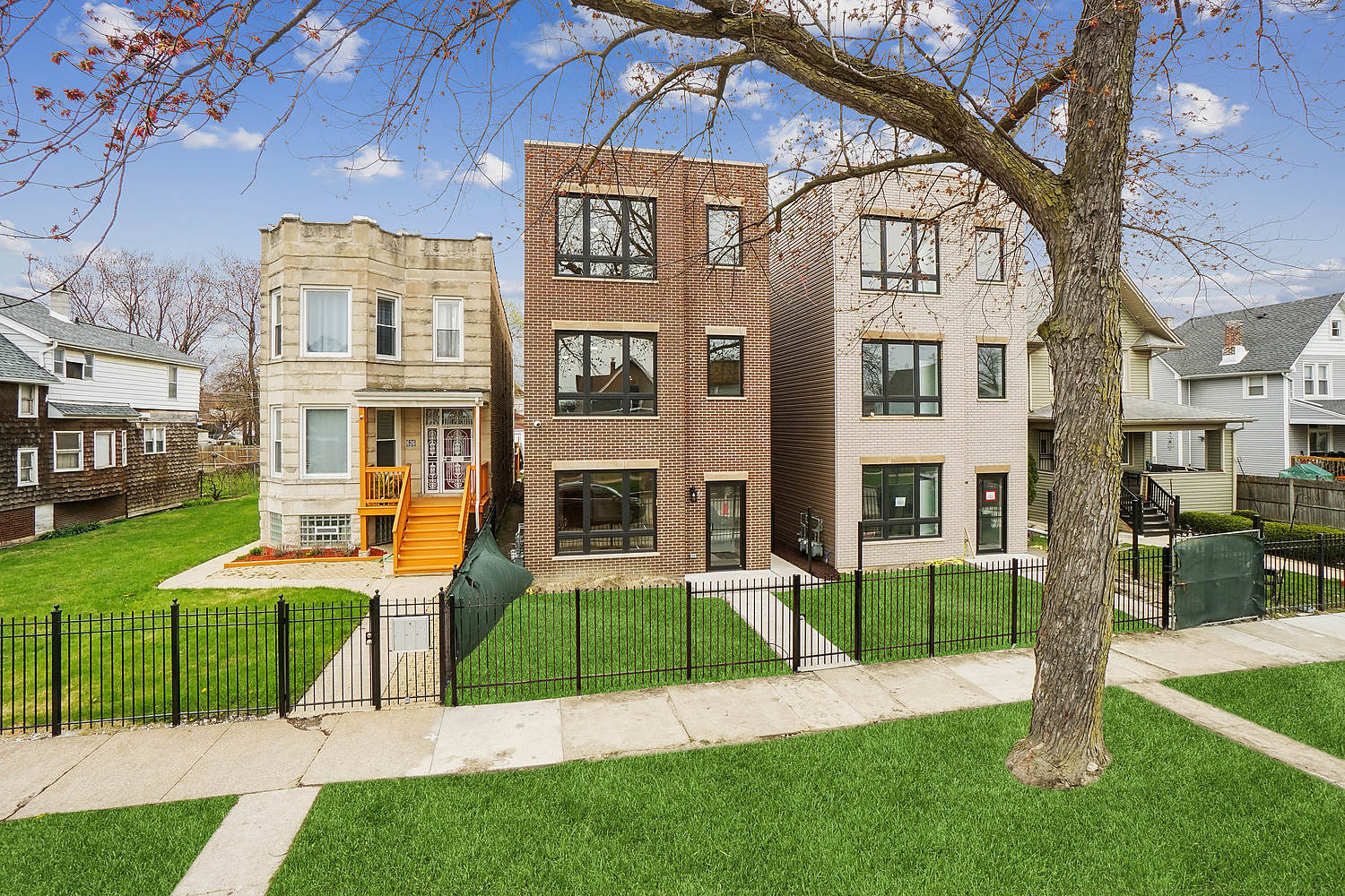 630 N LONG Avenue, Chicago, IL 60644
