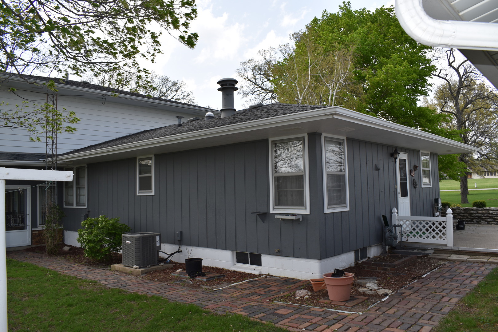 17864 E 1700 North Road, Pontiac, IL 61764