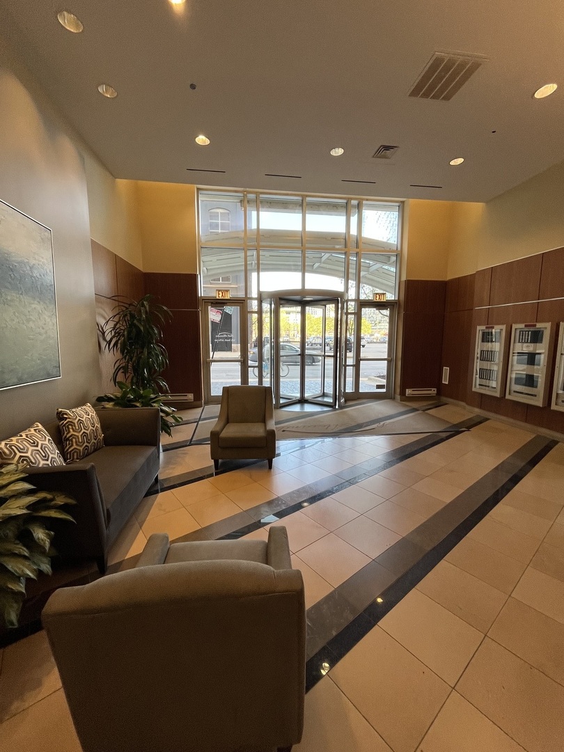 125 S Jefferson Street #706, Chicago, IL 60661