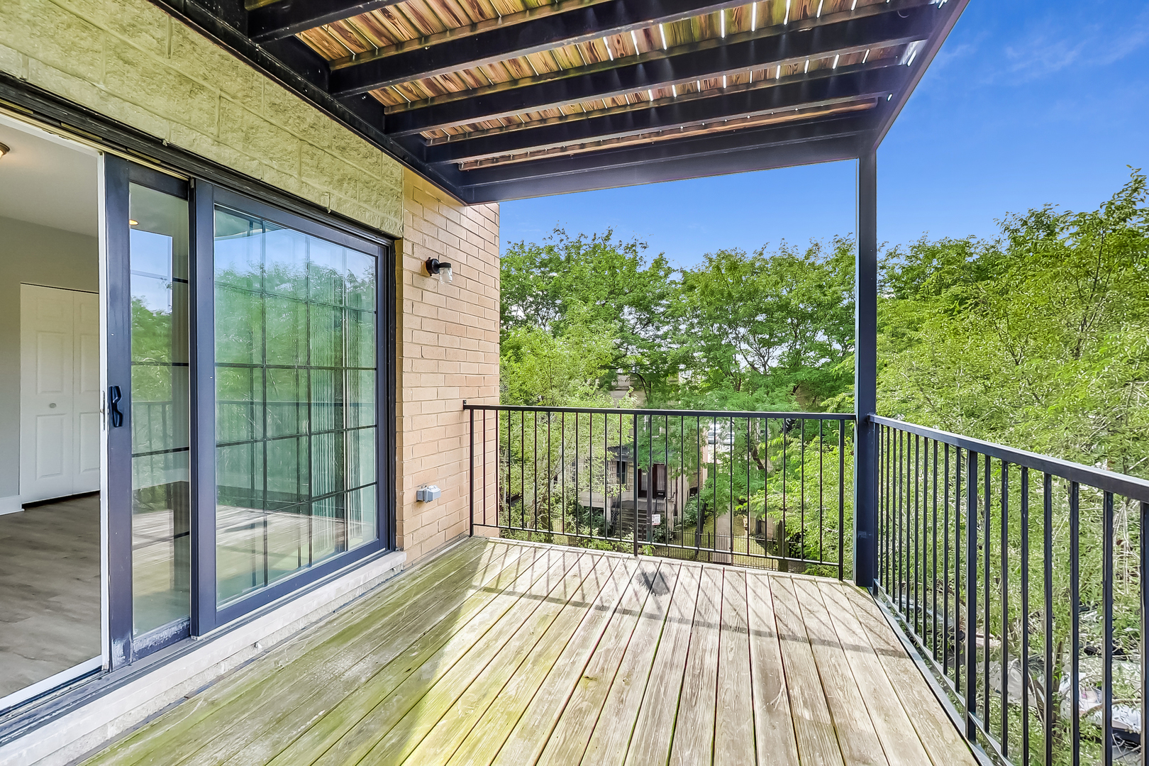 3332 W Palmer Street #3E, Chicago, IL 60647