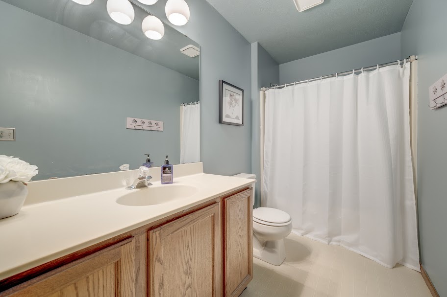 227 N Hickory Street, Cortland, IL 60112