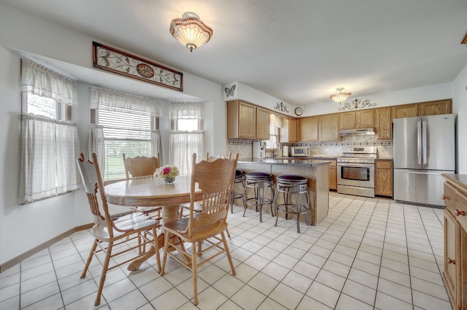 227 N Hickory Street, Cortland, IL 60112