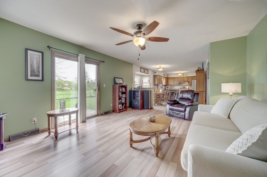 227 N Hickory Street, Cortland, IL 60112