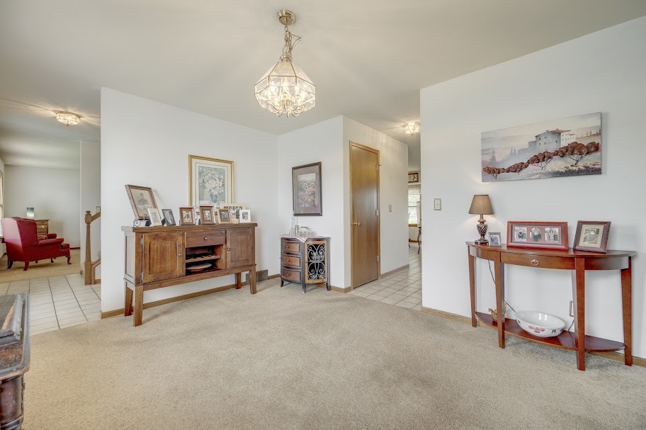 227 N Hickory Street, Cortland, IL 60112