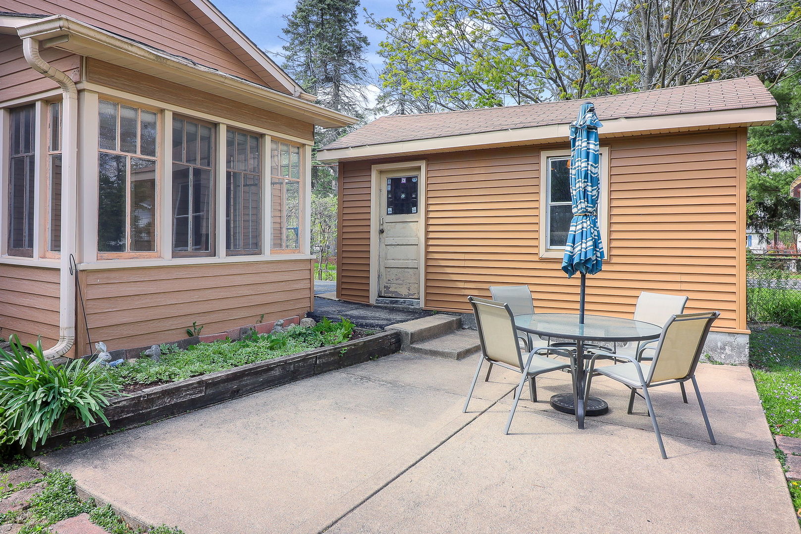321 S Brewster Avenue, Lombard, IL 60148