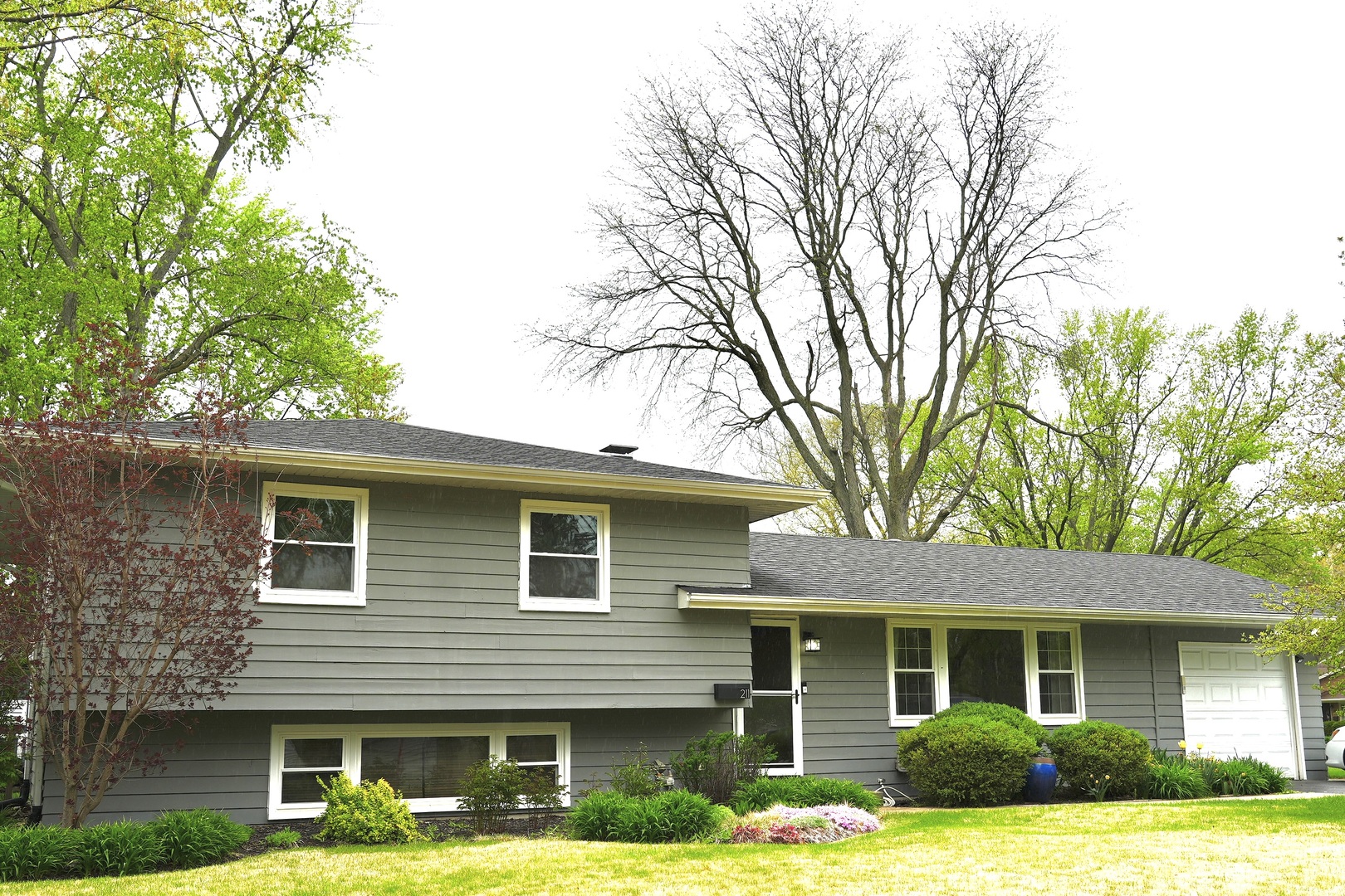 211 Sandalwood Drive, Naperville, IL 60540