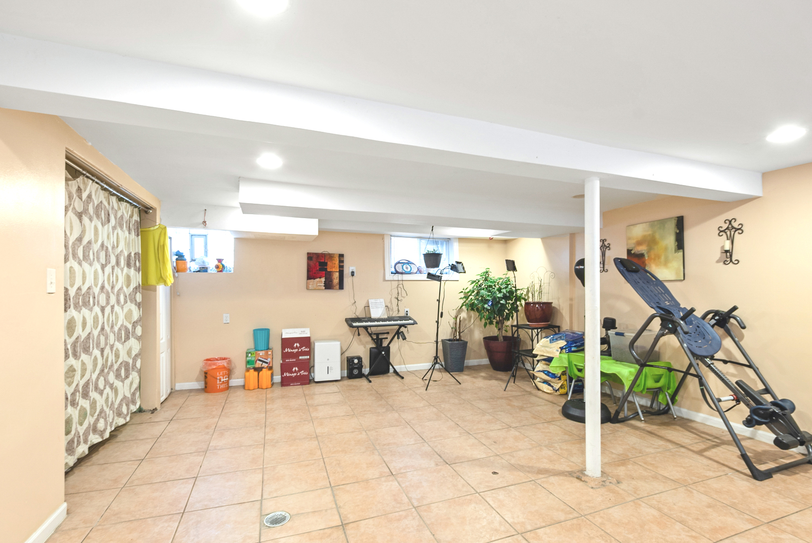 5005 S Ridgeway Avenue, Chicago, IL 60632