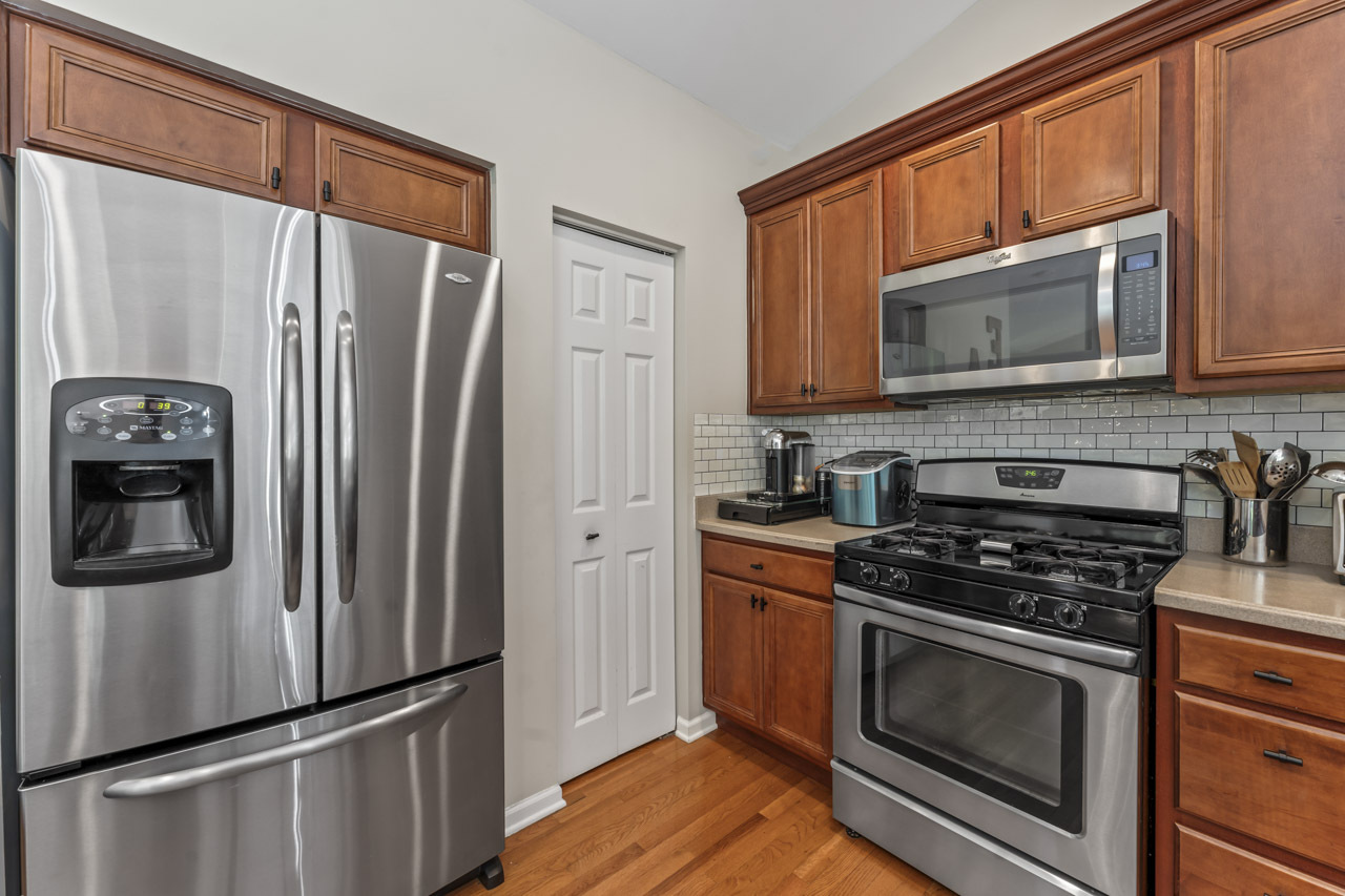 3153 Saganashkee Lane, Naperville, IL 60564