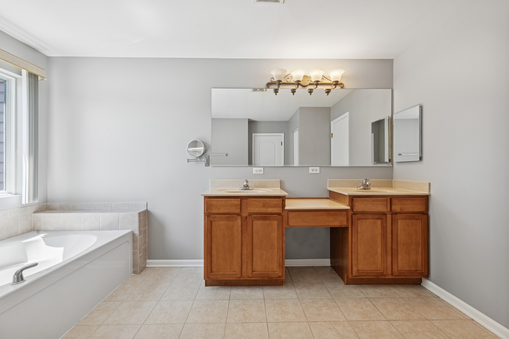 203 Tonell Avenue, New Lenox, IL 60451