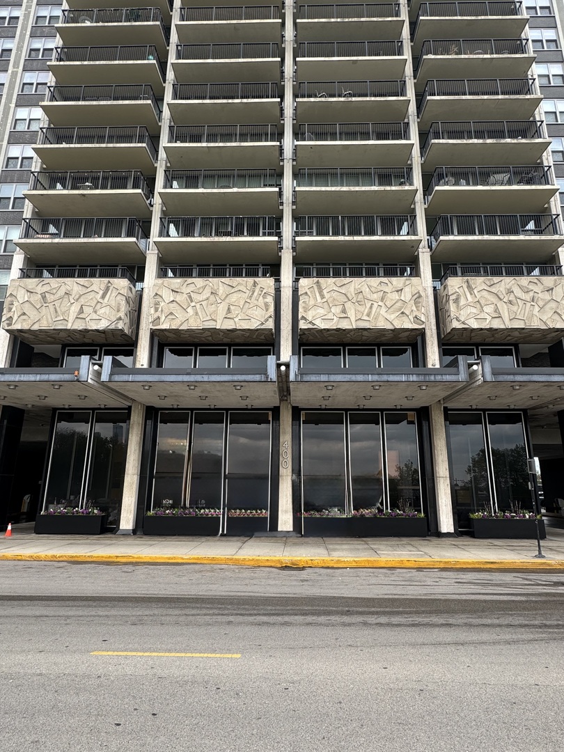400 E RANDOLPH Street #2208, Chicago, IL 60601