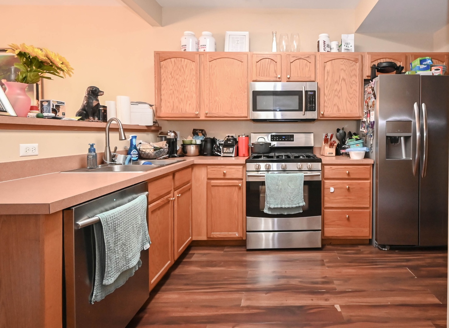 1467 S Candlestick Way, Waukegan, IL 60085