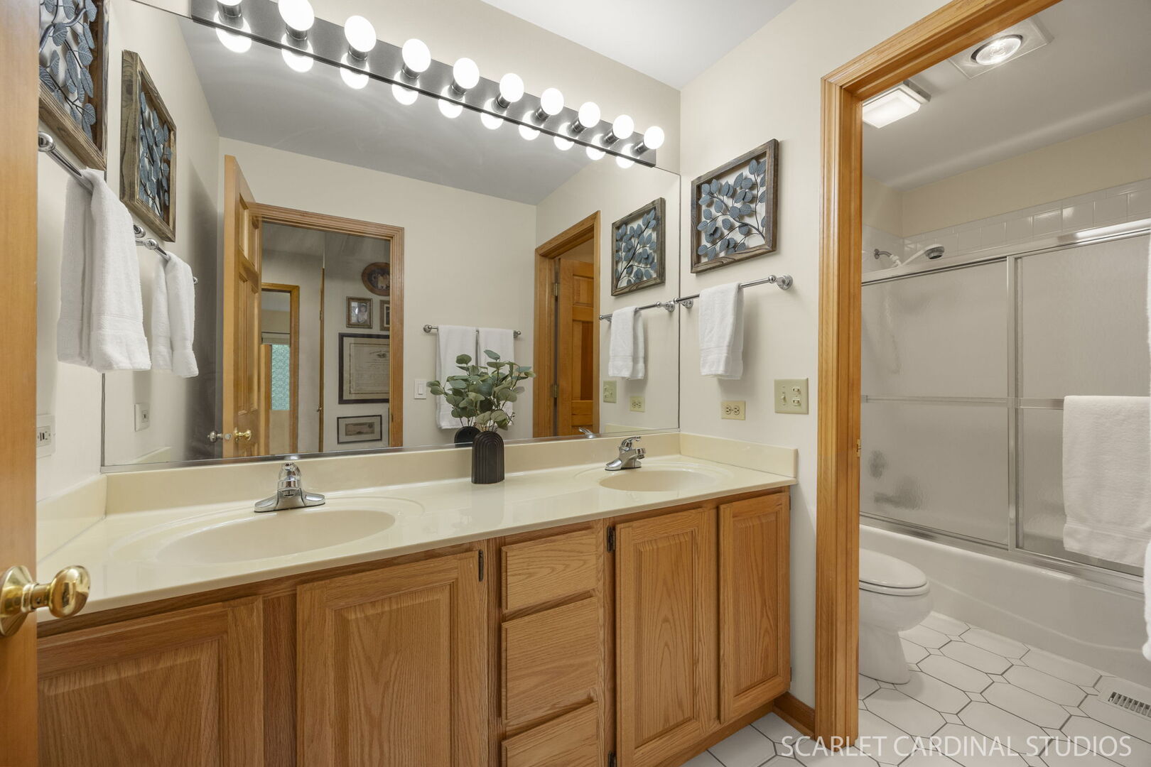 645 Rosewood Drive, West Chicago, IL 60185