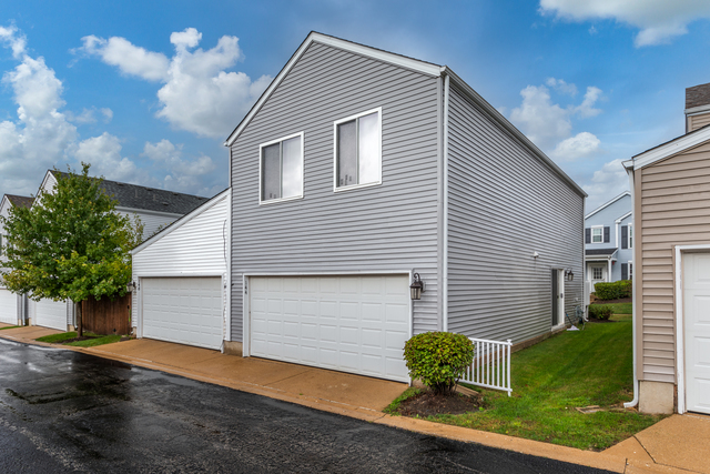 144 Presidential Boulevard #144, Oswego, IL 60543