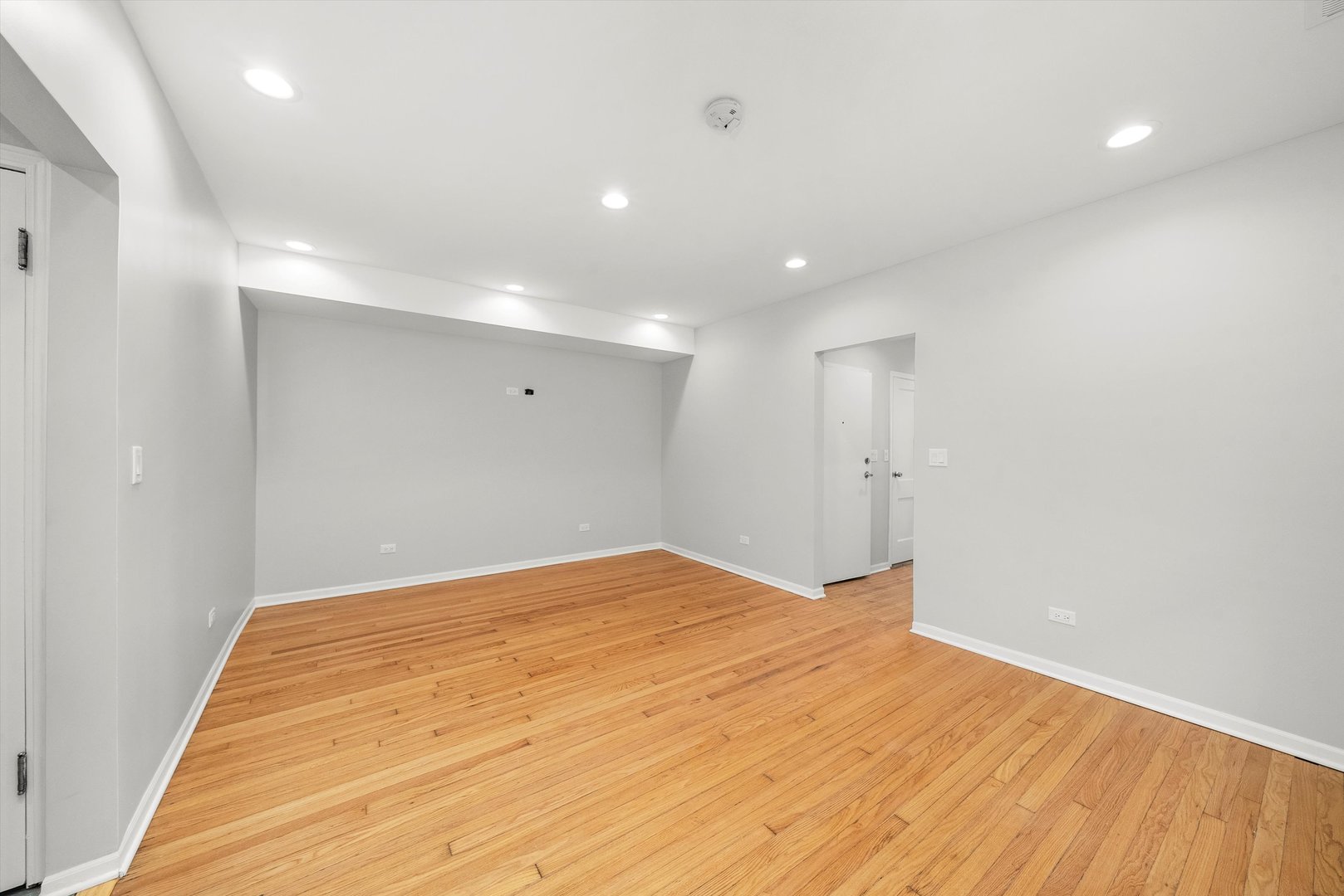 5030 S Archer Avenue, Chicago, IL 60632