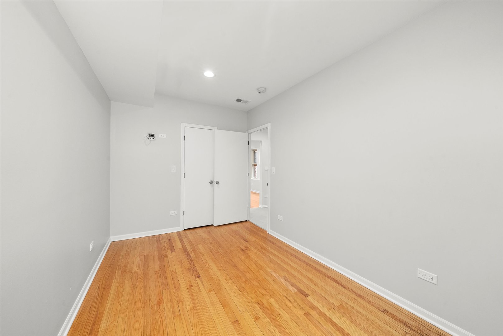 5030 S Archer Avenue, Chicago, IL 60632