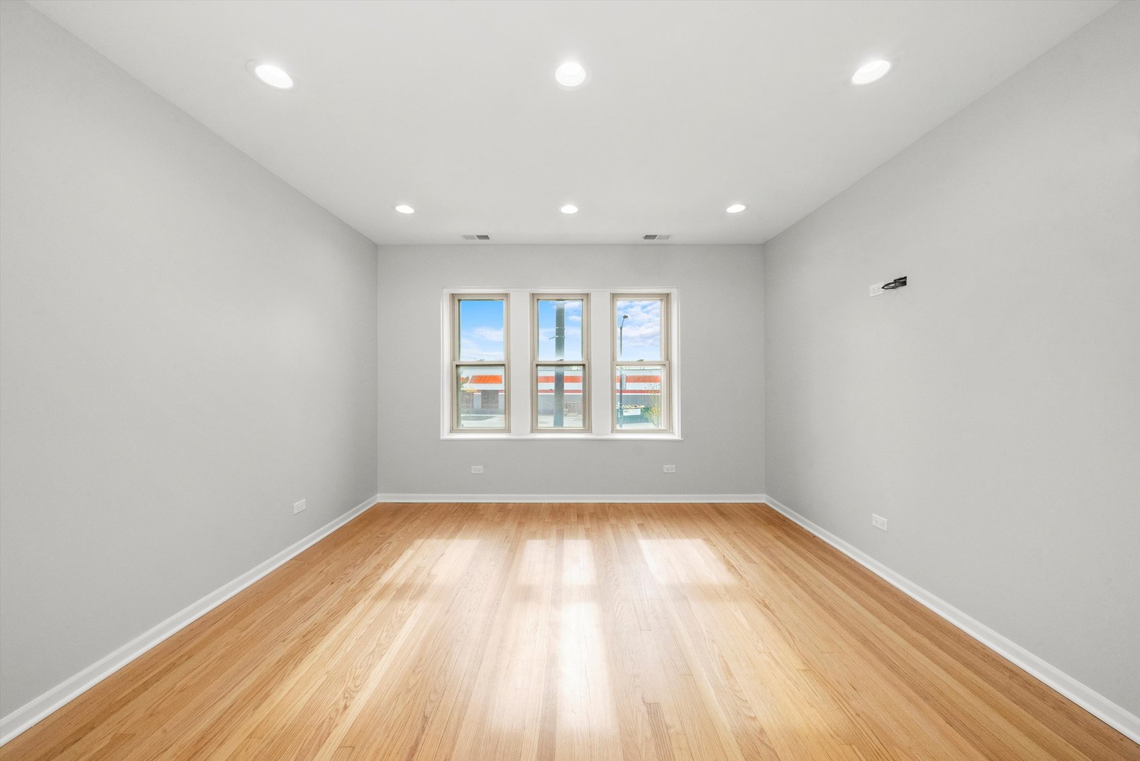 5030 S Archer Avenue, Chicago, IL 60632