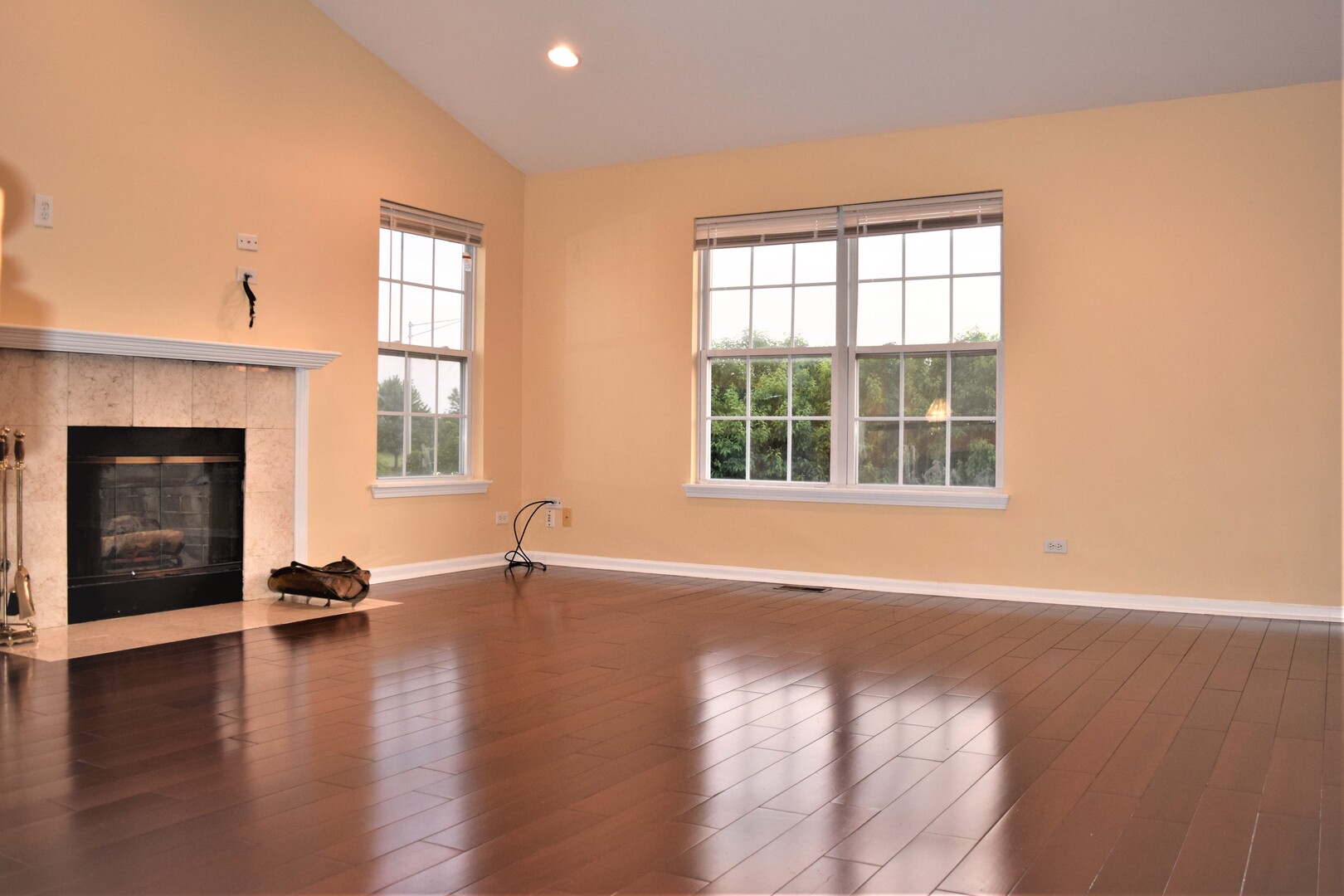 723 Stuarts Drive #723, St. Charles, IL 60174