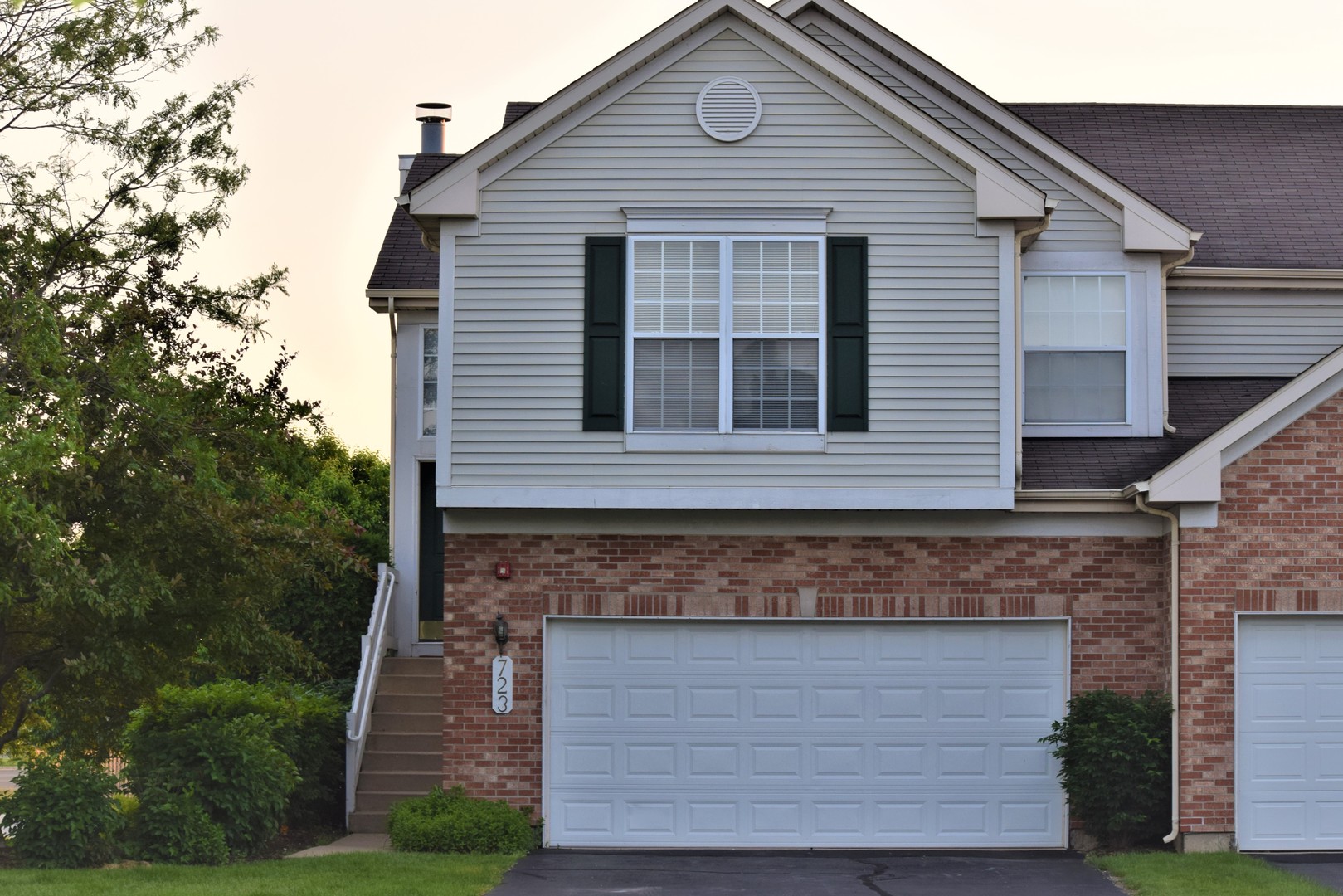 723 Stuarts Drive #723, St. Charles, IL 60174