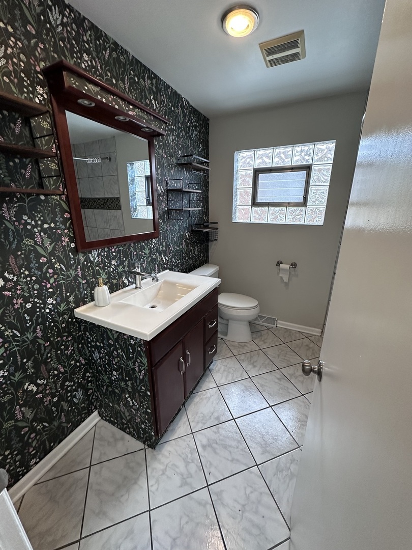 13101 S Buffalo Avenue, Chicago, IL 60633