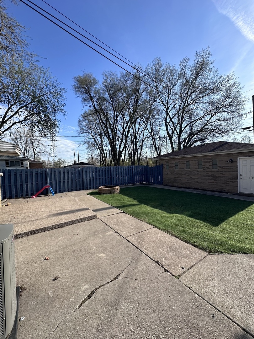 13101 S Buffalo Avenue, Chicago, IL 60633