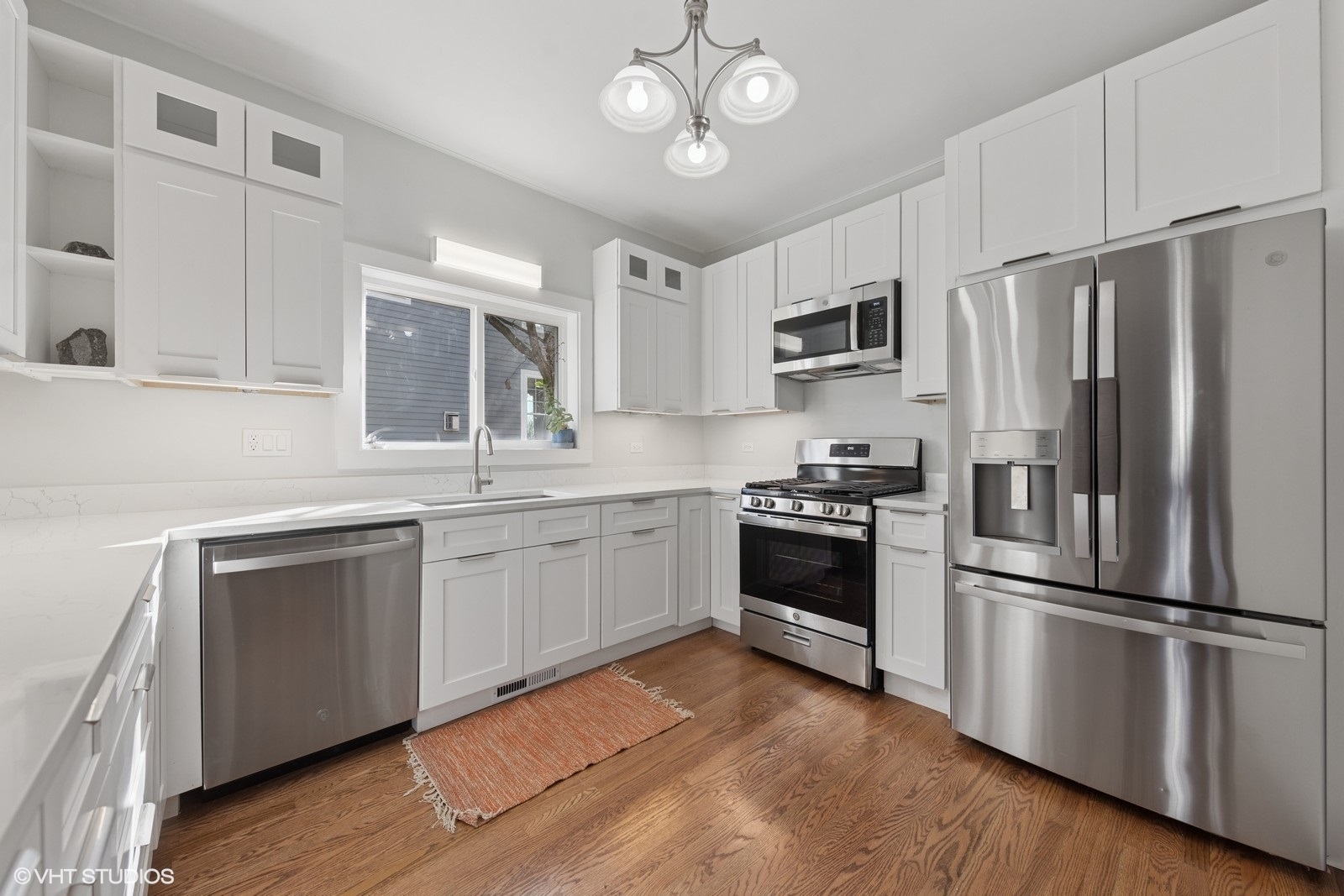 208 Fairbank Road, Riverside, IL 60546