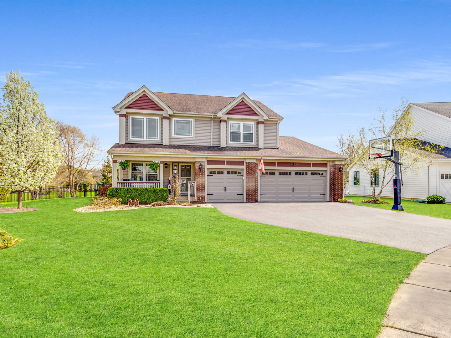 1341 N Home Court, Palatine, IL 60074