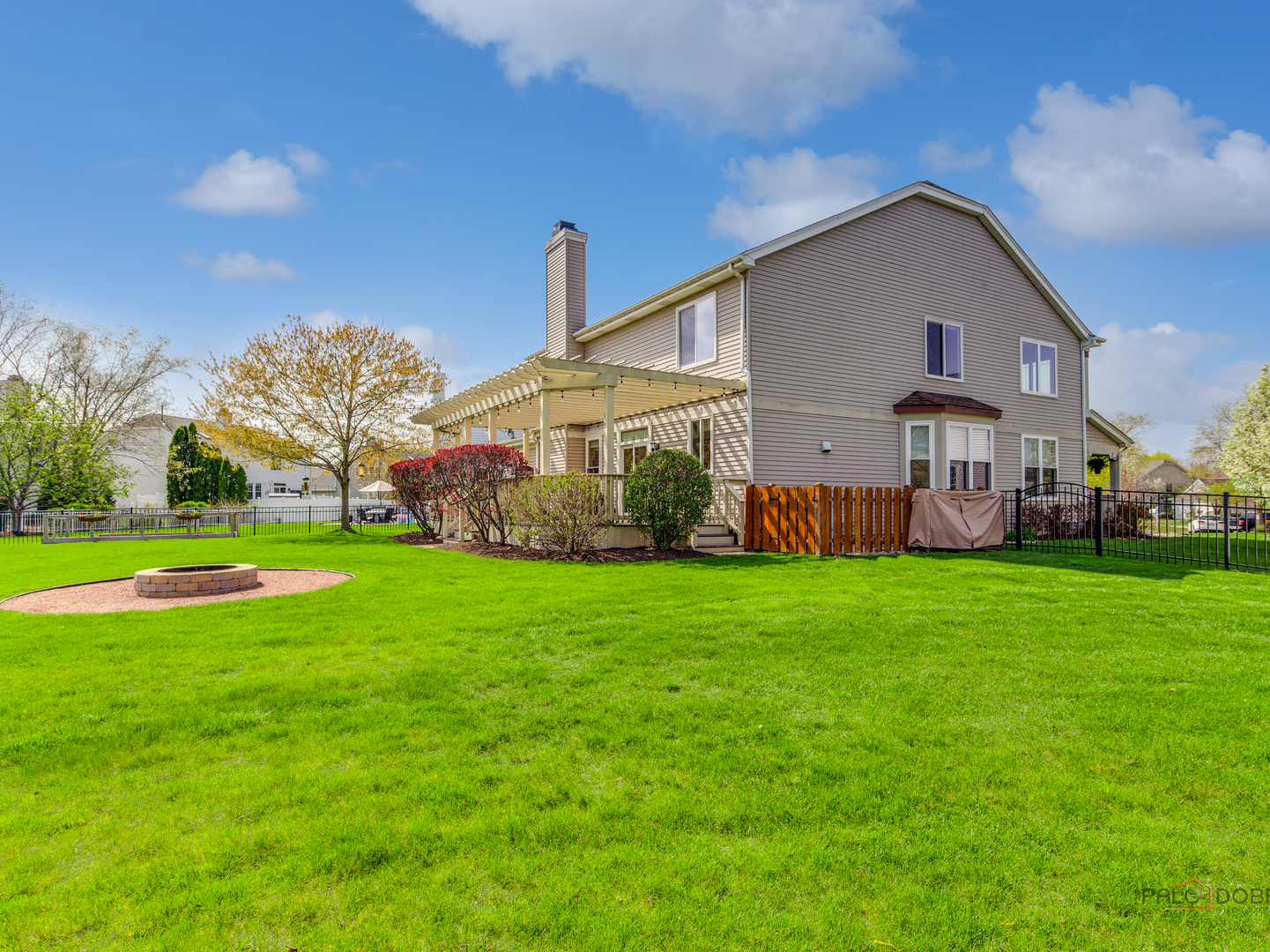 1341 N Home Court, Palatine, IL 60074