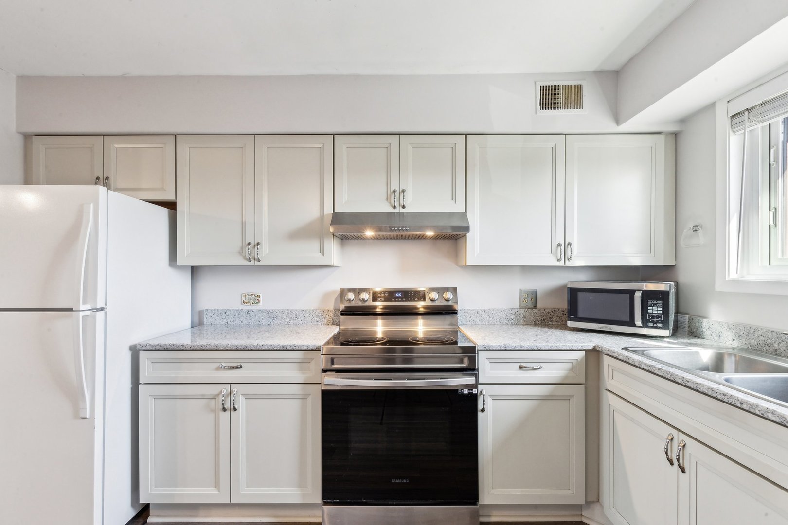 501 Mchenry Road #3B, Wheeling, IL 60090