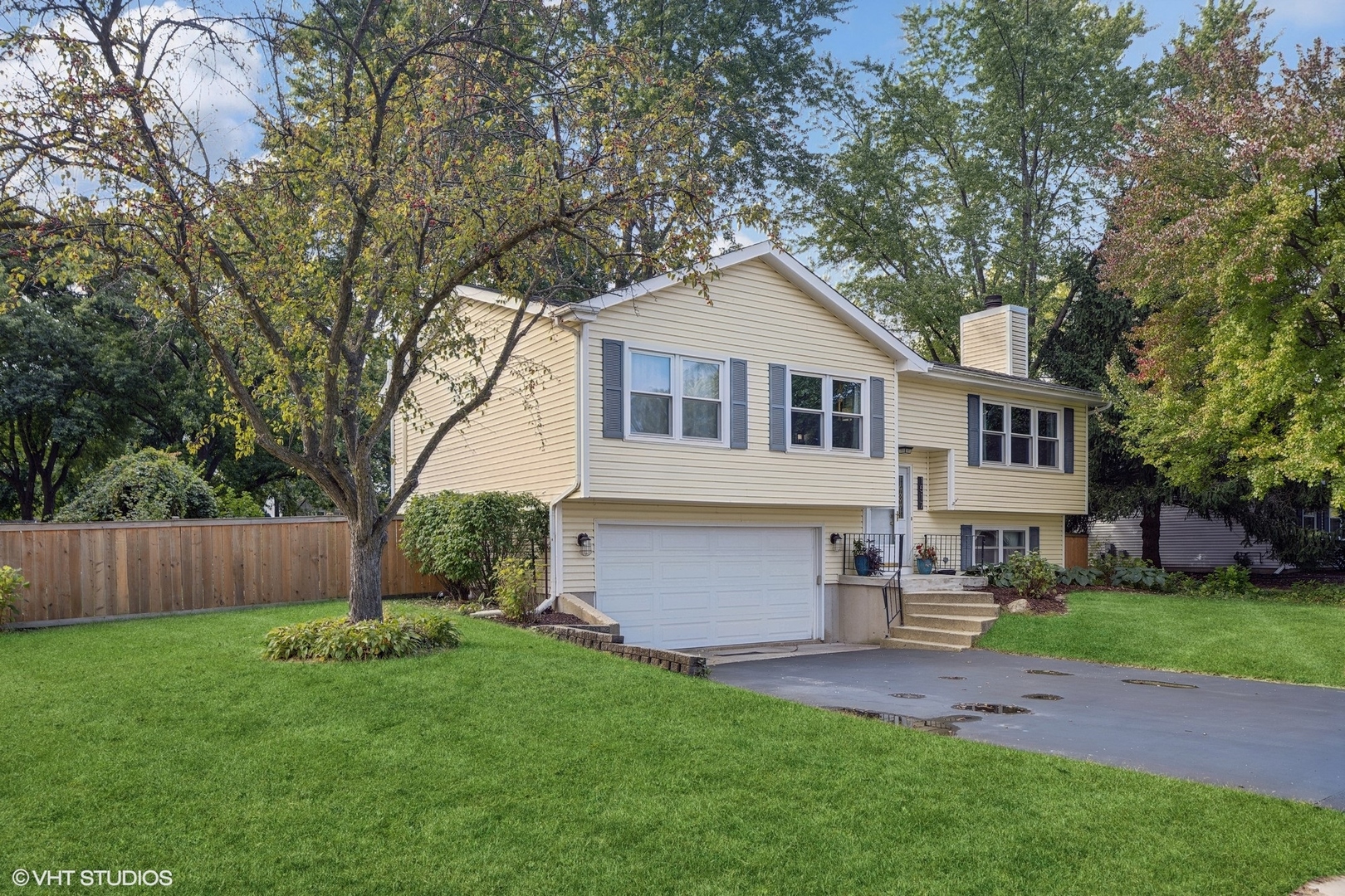 1517 Charleston Street, Batavia, IL 60510