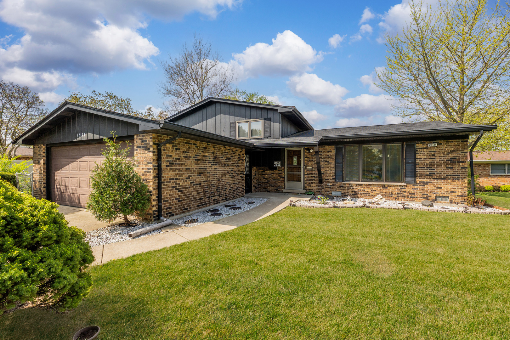 22434 Pleasant Drive, Richton Park, IL 60471
