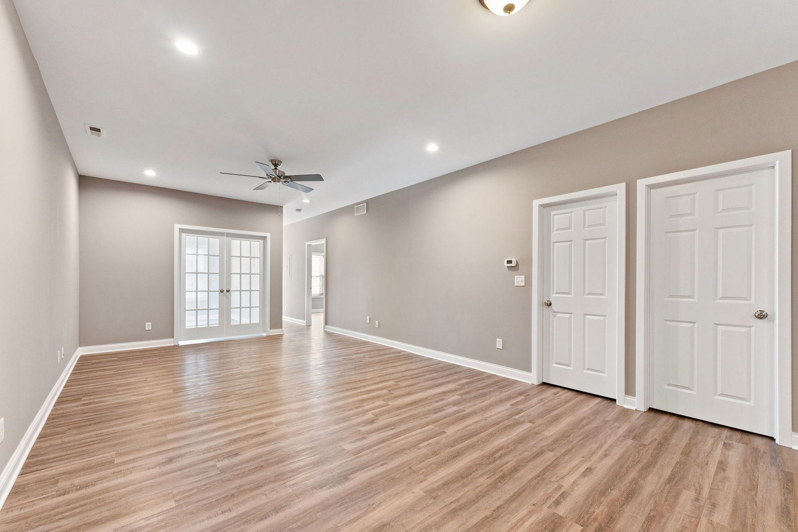 302 Millbridge Drive #302, Sycamore, IL 60178