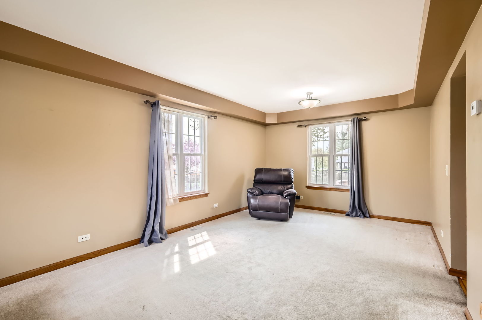 885 Royal Glen Drive, Cary, IL 60013