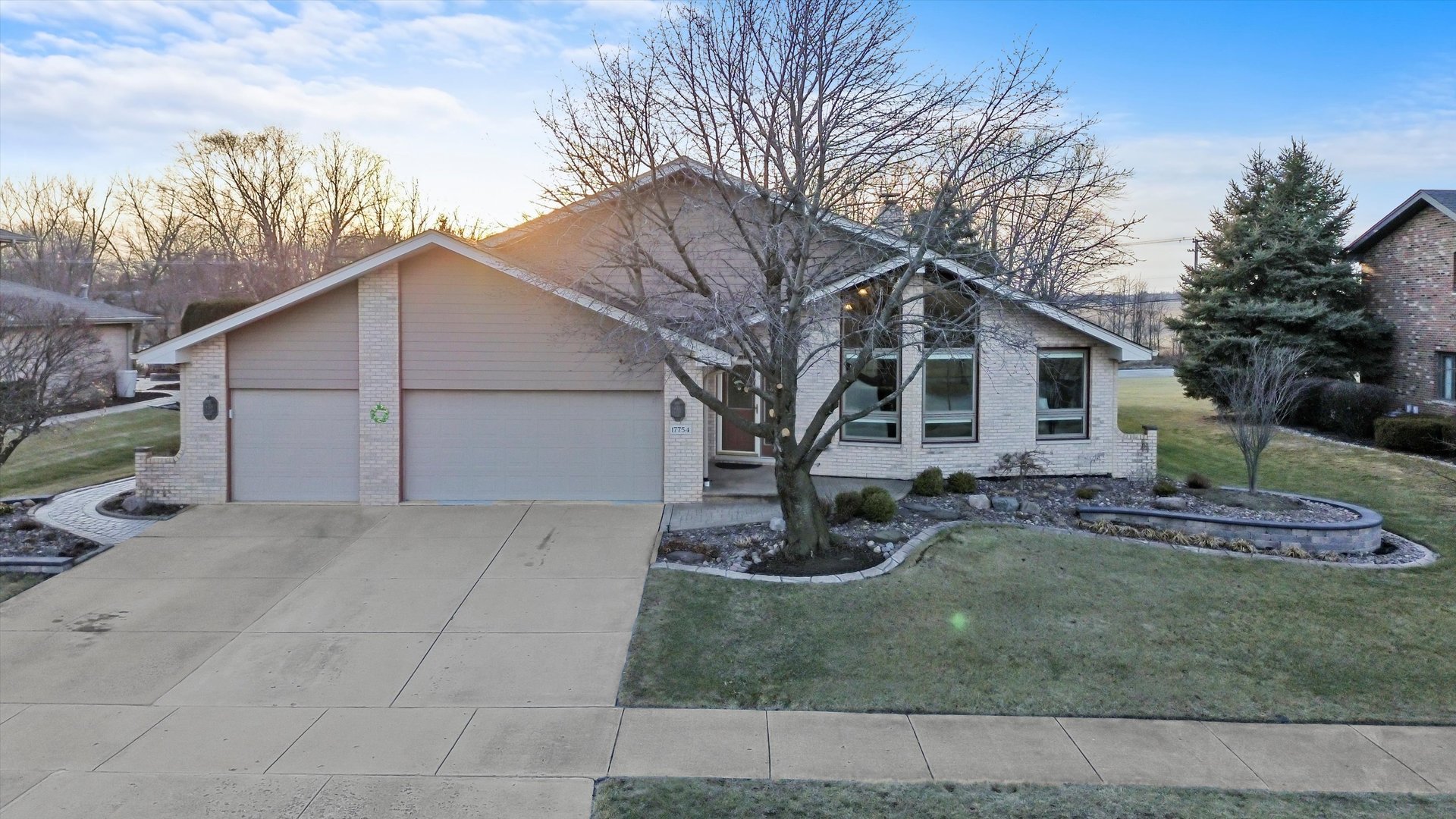 17754 Westbrook Drive, Orland Park, IL 60467