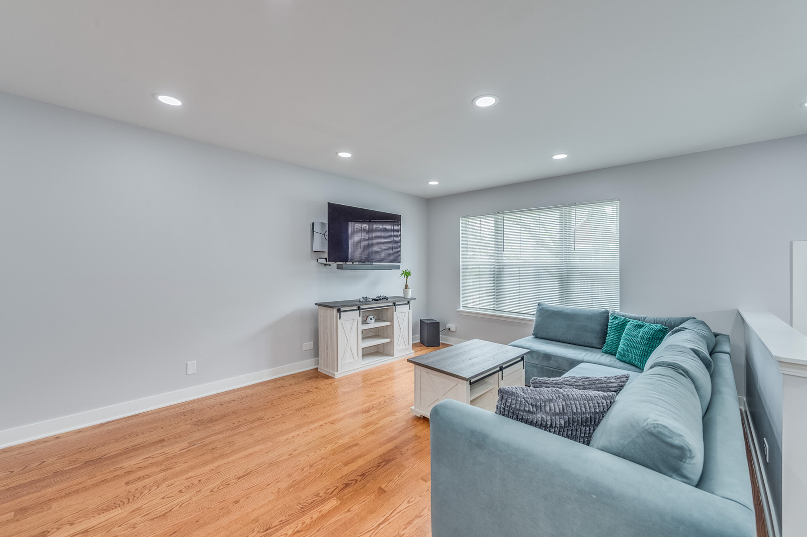 1602 Orchard Court, West Chicago, IL 60185