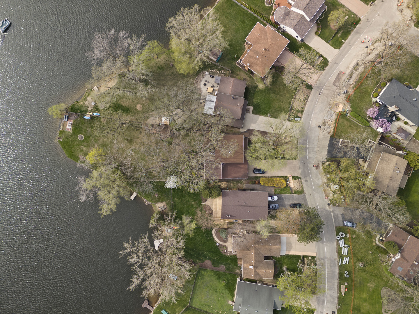 312 LAKE SHORE Drive, Lindenhurst, IL 60046