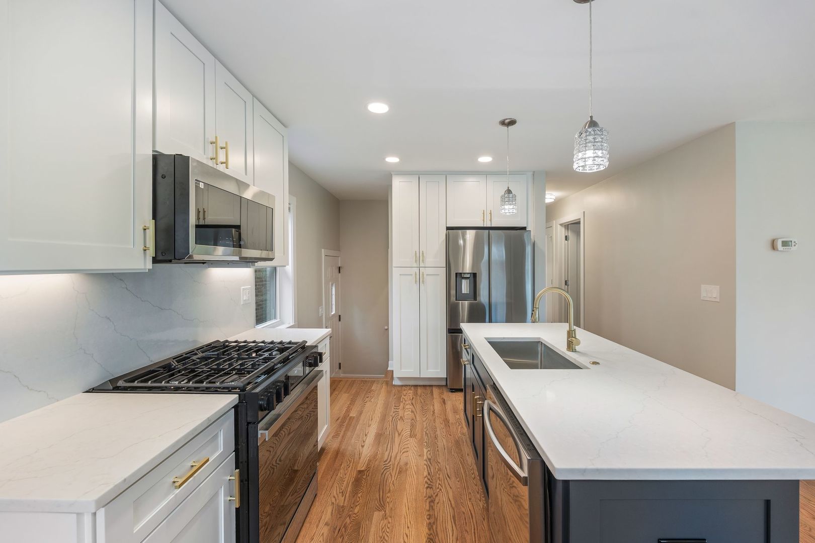 3946 N Oleander Avenue, Chicago, IL 60634