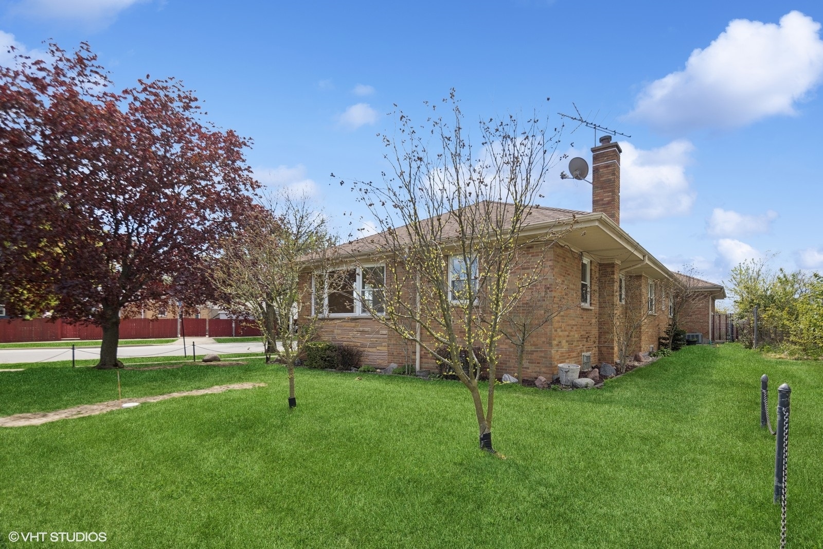 7010 W Devon Avenue, Chicago, IL 60631