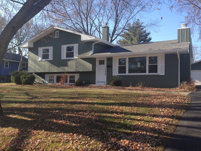 39 Elmwood Drive, Naperville, IL 60540